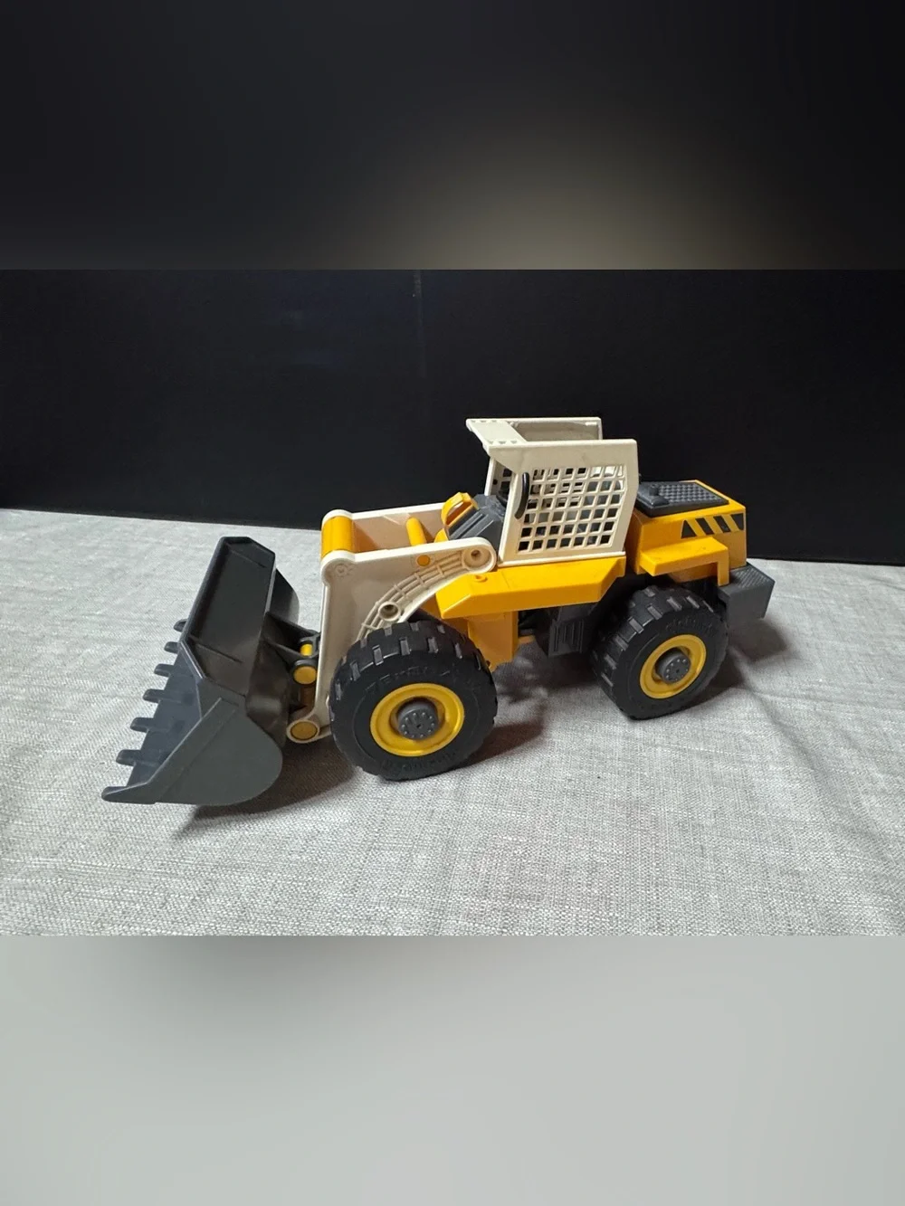 Conveyor with Mini Excavator